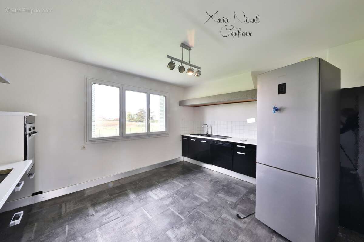 Maison à vendre 6 pièces proche de MONTREVEL EN BRESSE (01) - photo 3