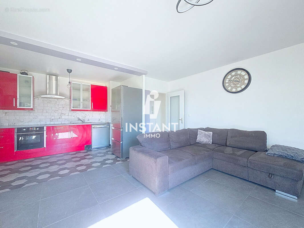 Appartement à SAVIGNY-LE-TEMPLE