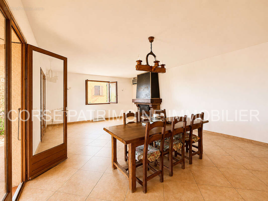 Villa aux multiples possibilités au coeur de Solenzara - photo 11
