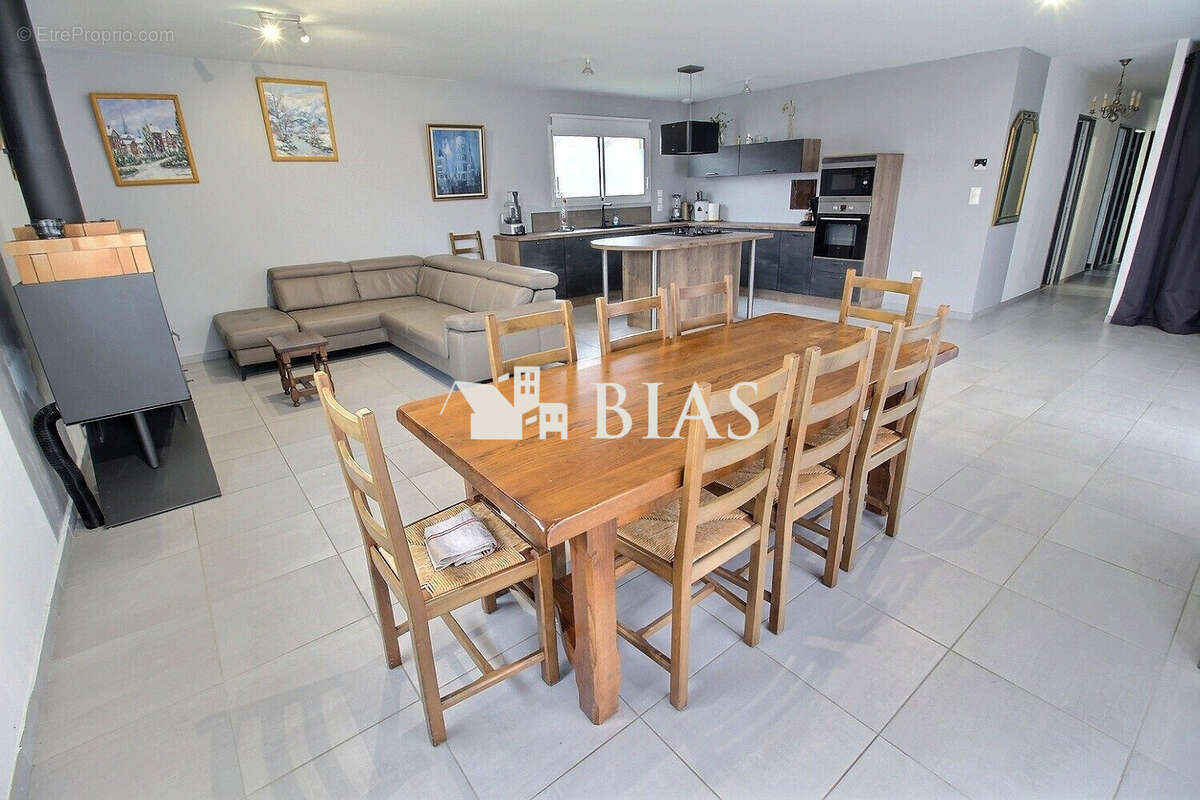 Maison à VIEUX-MANOIR