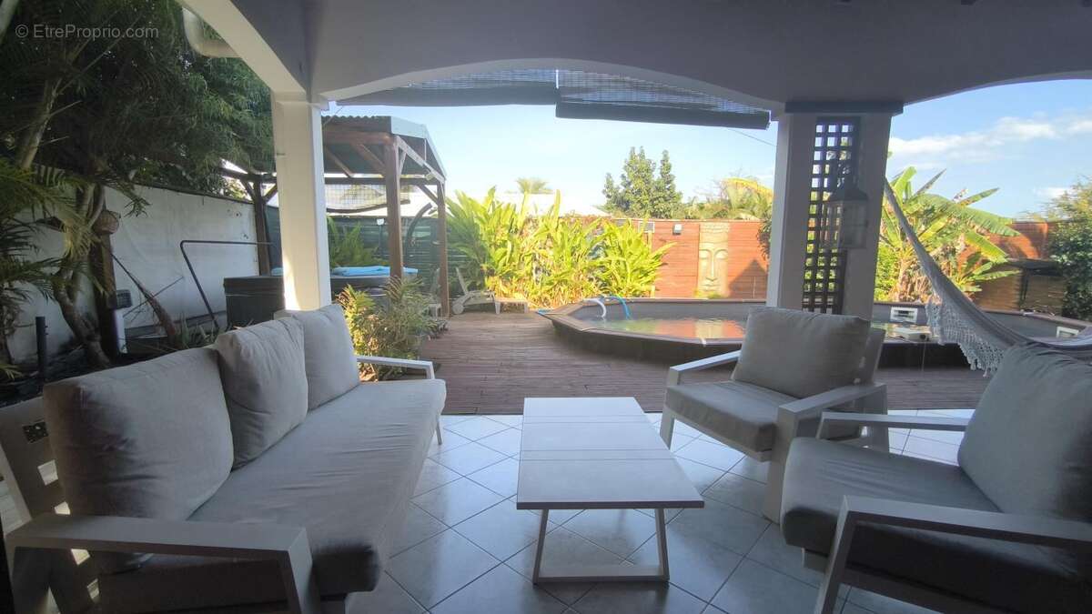 Maison 104 m² à Saint-Francois  - photo 3