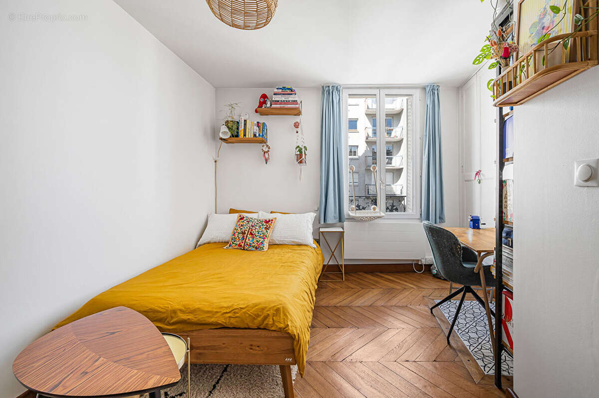 Appartement à PARIS-14E