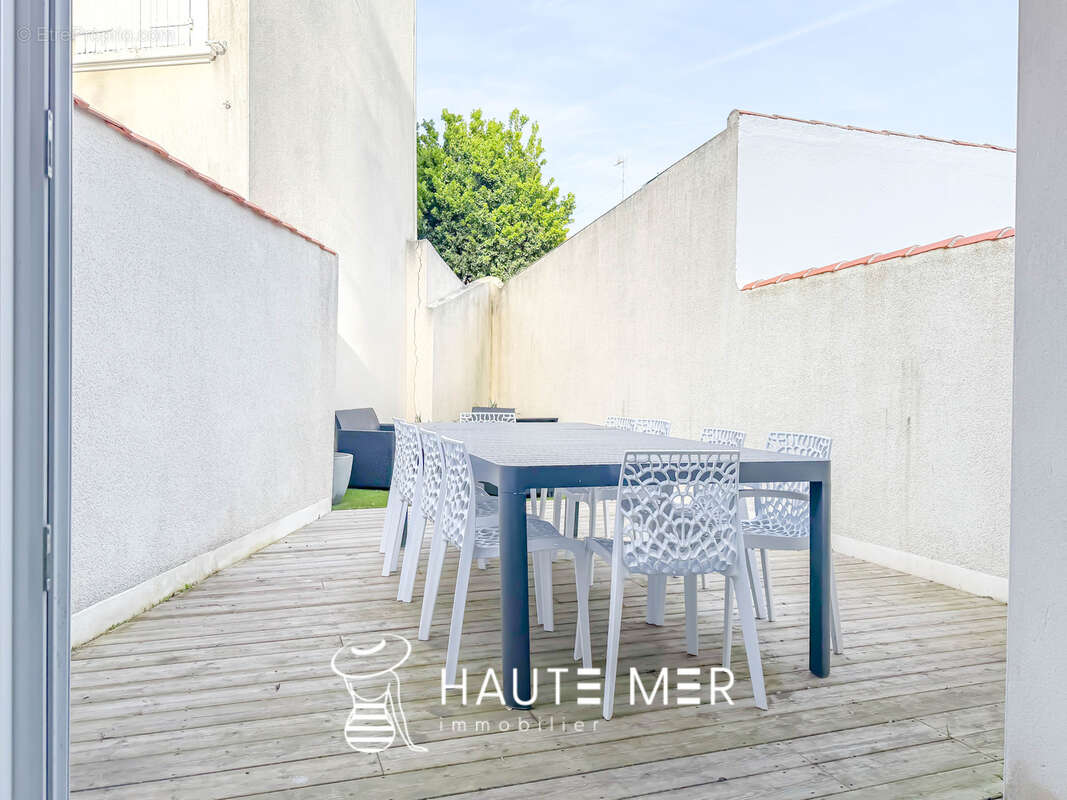 COMETE - Villa familiale T6 en centre-ville - photo 7