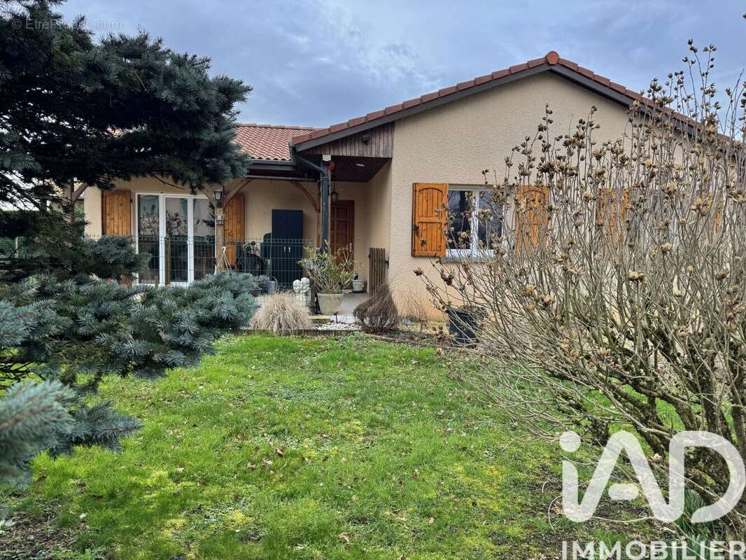 Photo 2 - Maison à REPLONGES