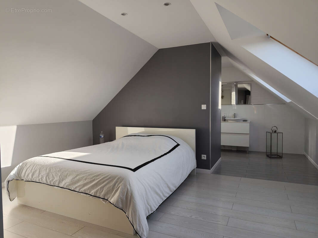 Maison à CROSMIERES