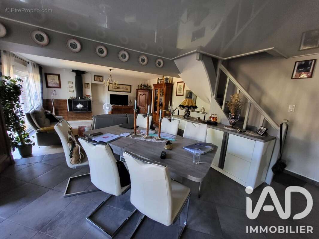 Maison 97 m² à Poligny  - photo 4