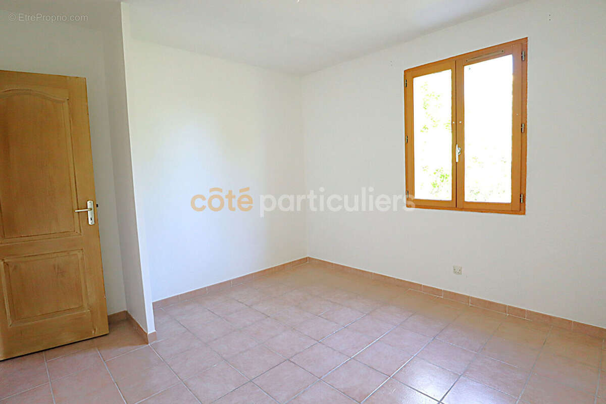 Maison à MONTAUROUX