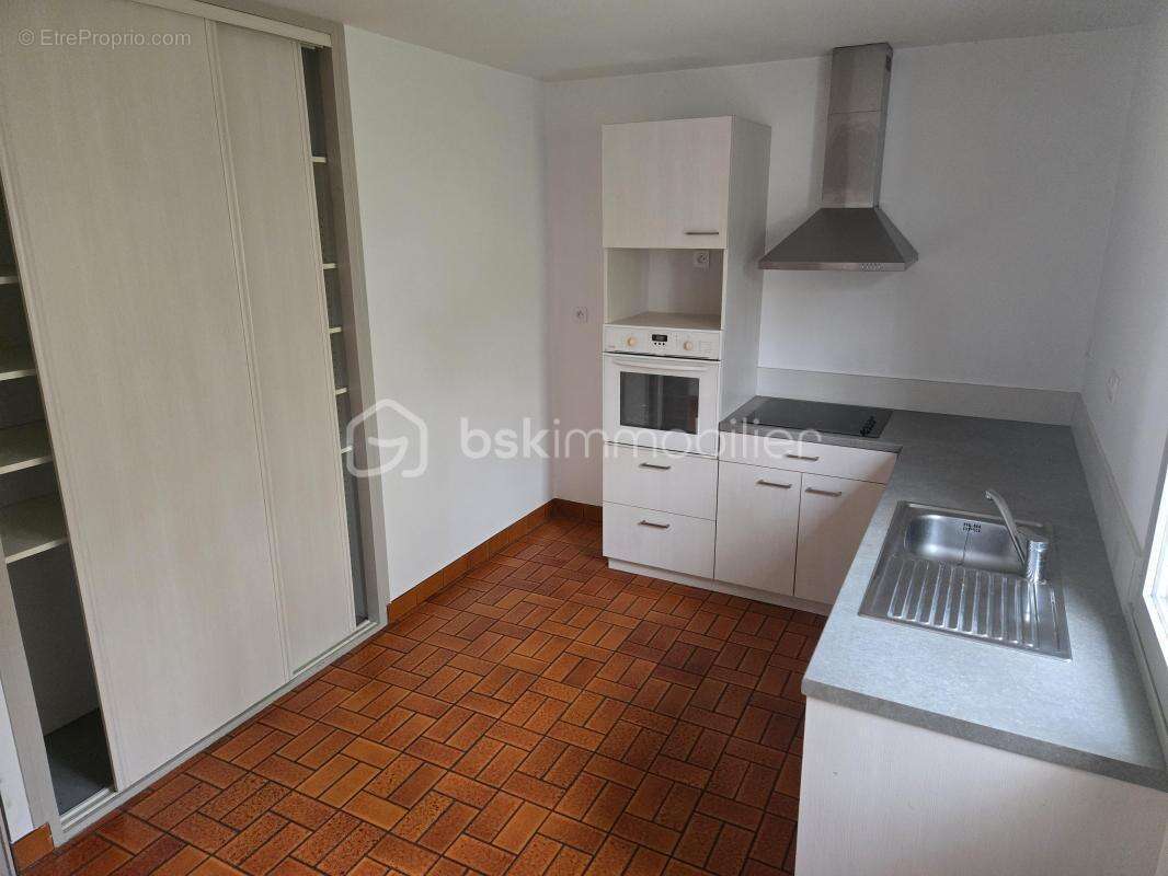 Maison à BRIENON-SUR-ARMANCON