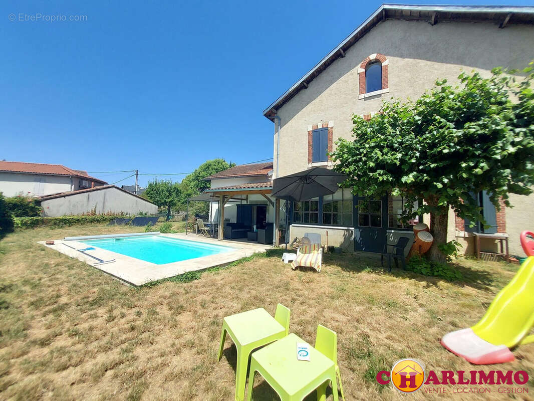 Maison 130 m² à Saint-Junien  - photo 2
