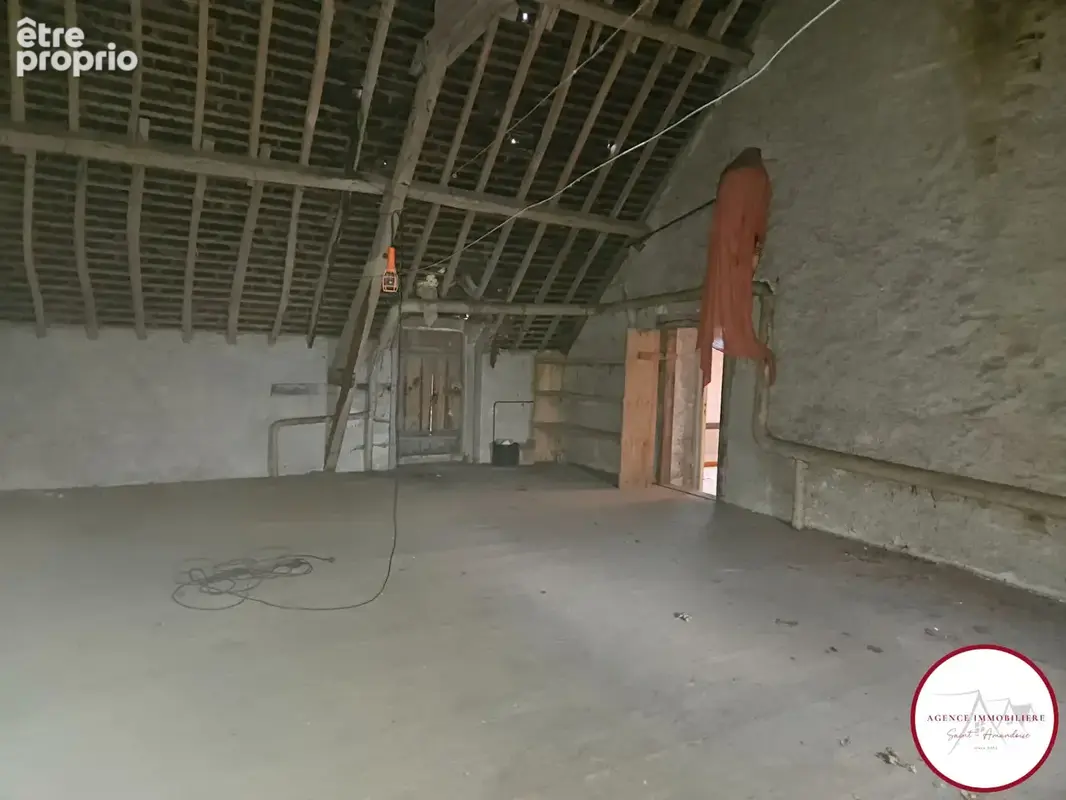 A Bigny-Vallenay, vaste maison de 5 chambres avec grange et grand terrain arboré . - photo 14