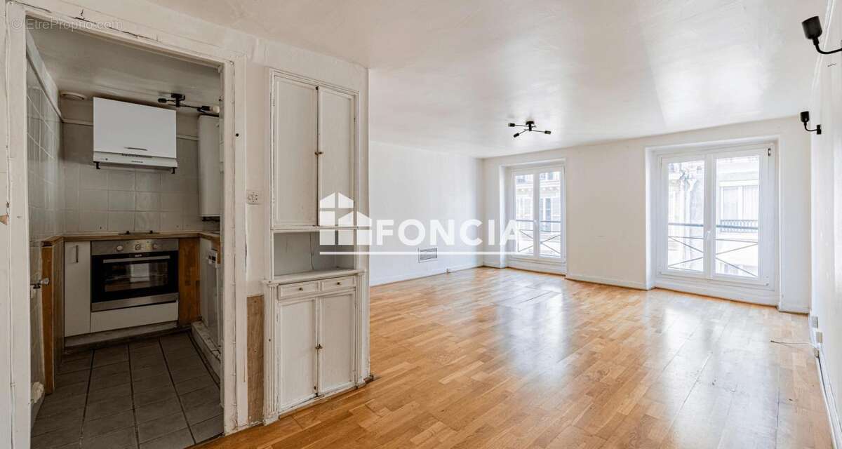 Appartement à PARIS-11E