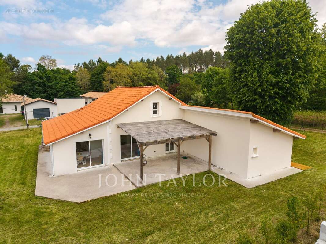 Maison à PARENTIS-EN-BORN