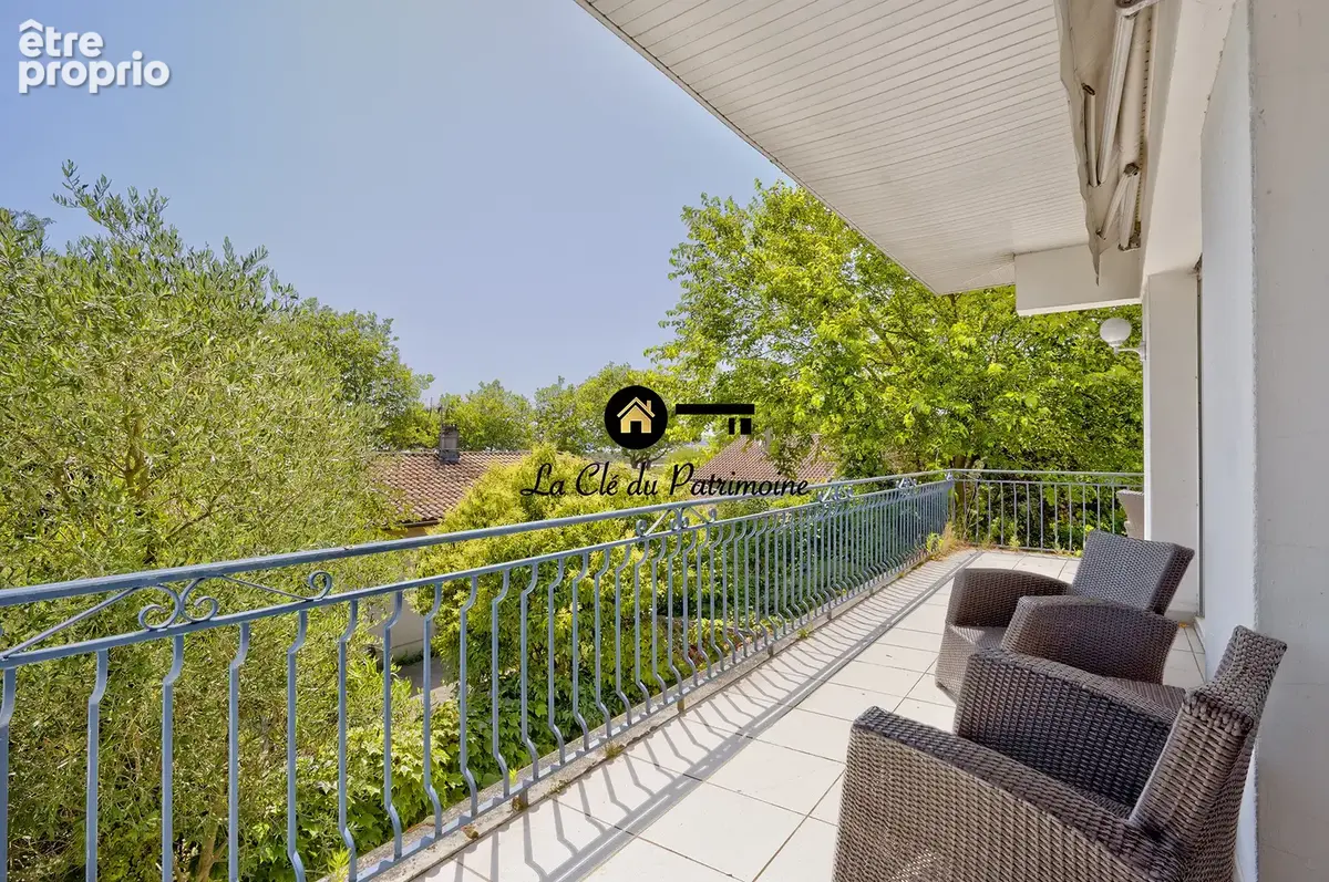 Villa de 308 m2 sur terrain de 1000 m2 avec terrasse- jardin et dependance - ares - photo 9