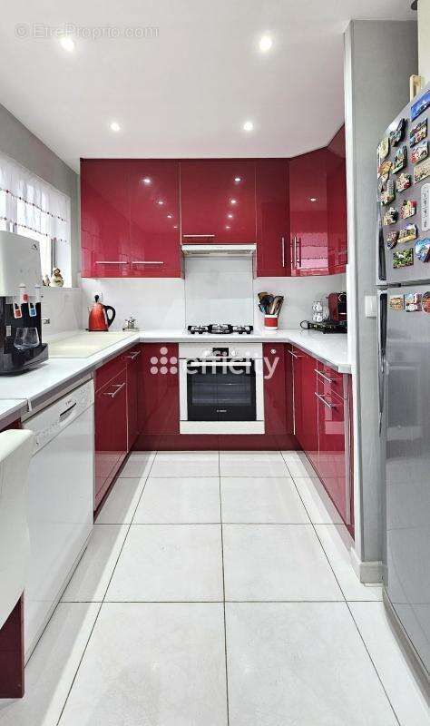 Appartement à FRESNES