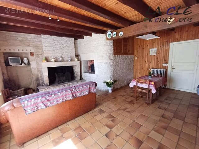 Maison à MAUZE-SUR-LE-MIGNON