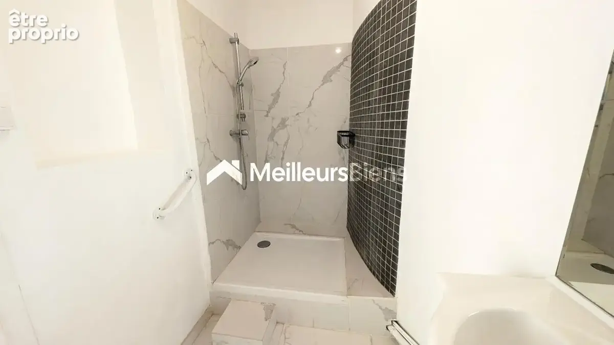 Grand T4 vue exceptionnelle sur la rade - photo 10