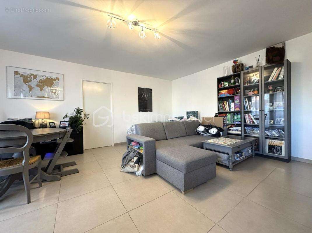 À Vendre – Bel appartement récent à Neuilly-sur-Marne, secteur Maison-Blanche - photo 3