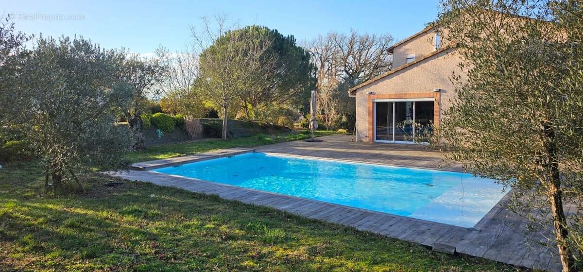Dpt Haute Garonne (31), à vendre  maison P7 de 183 m² - Terrain de 1 816,00 m² - photo 2