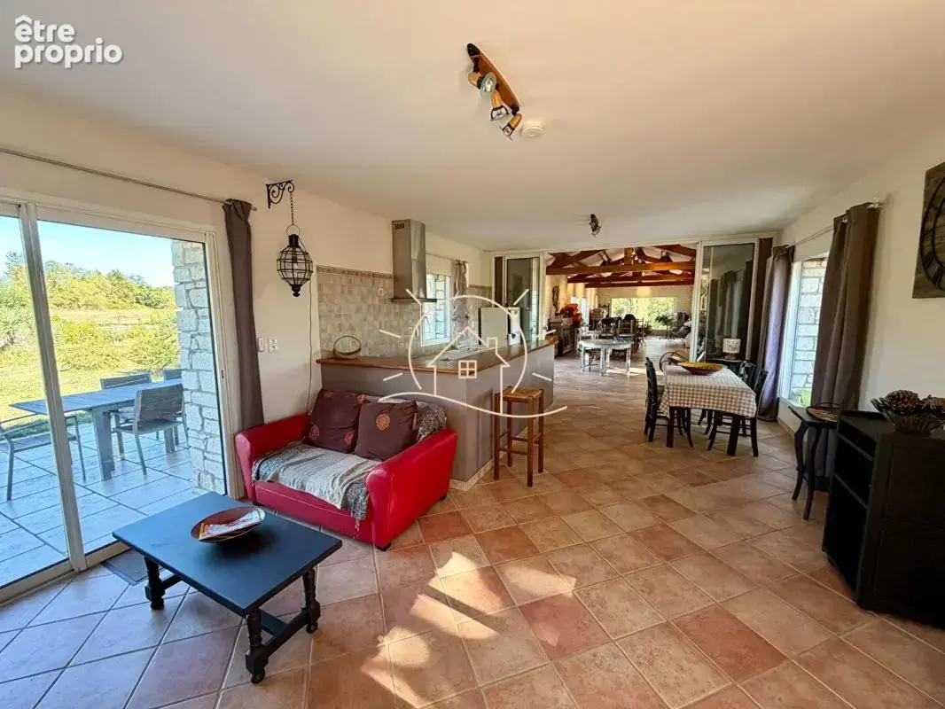 Propriété d'exception à Barjac au coeur de 8 hectares avec lac privé - photo 11