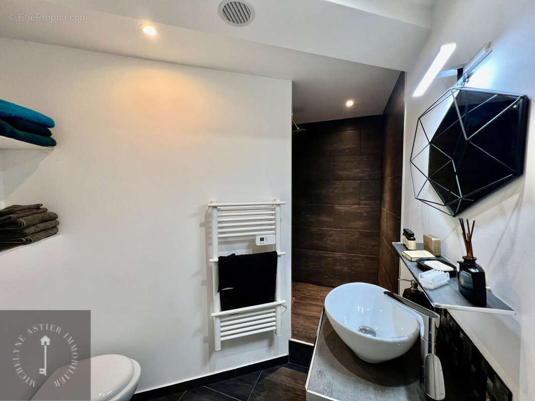 Appartement à SAINT-LAURENT-DU-VAR