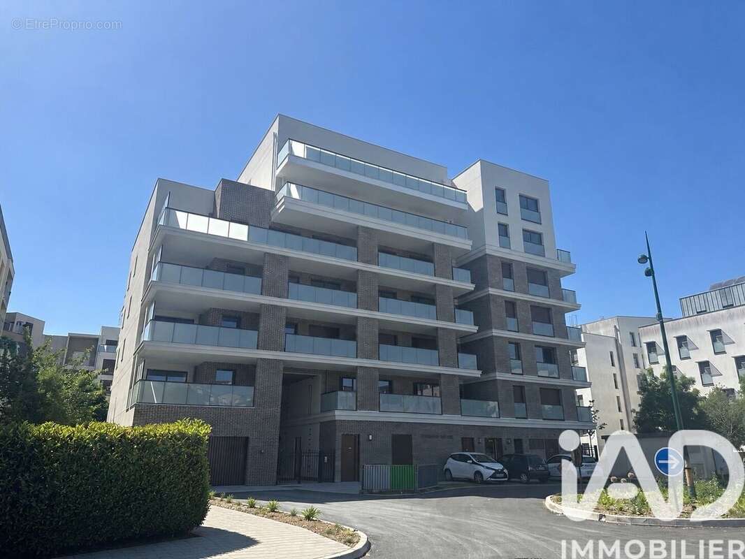 Photo 3 - Appartement à BUSSY-SAINT-GEORGES