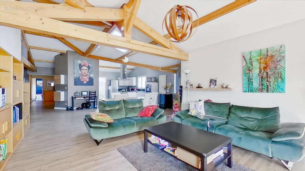 Maison à RILLIEUX-LA-PAPE