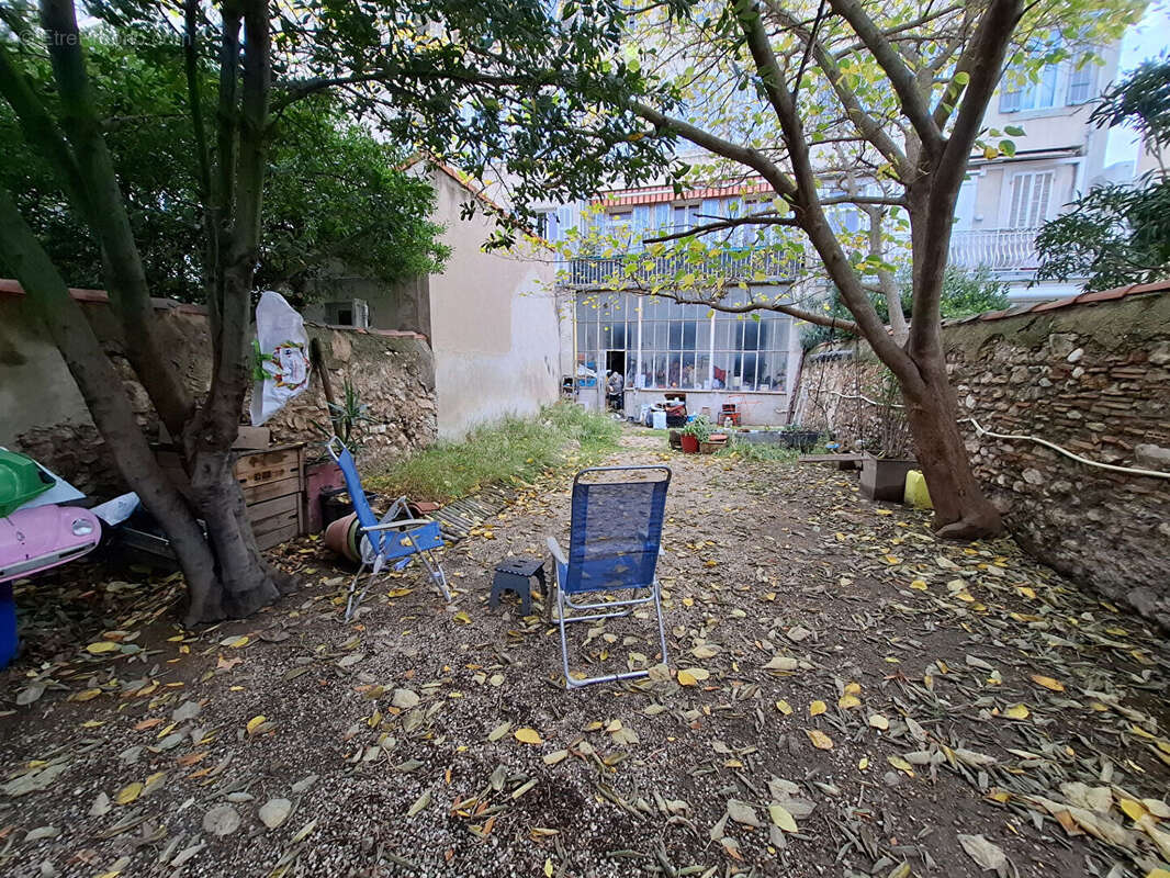 Appartement à MARSEILLE-4E