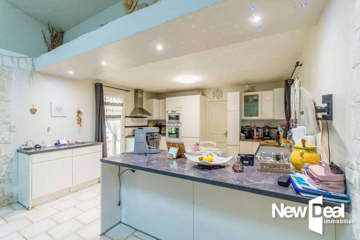 Maison à TOURRETTES