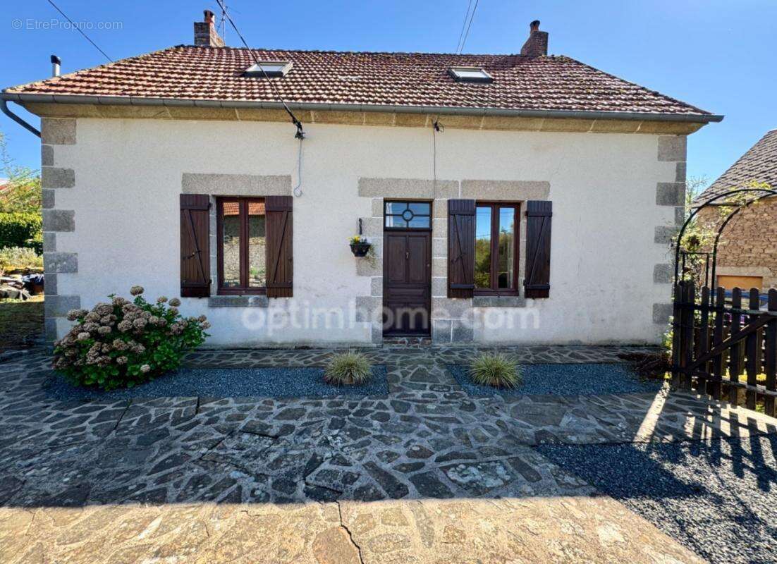 Superbe propriété pleine de charme avec dépendances CROZANT (23) - photo 2
