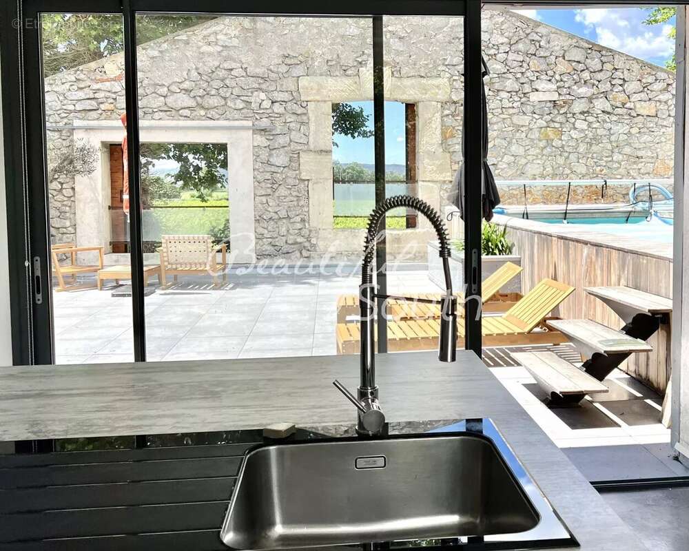 Domaine viticole réhabilité en 3 logements de charme avec piscines et jardins – Narbonne, Canal du Midi - photo 33