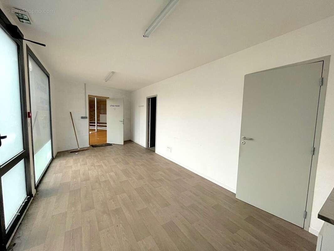 Commerce à CAVIGNAC