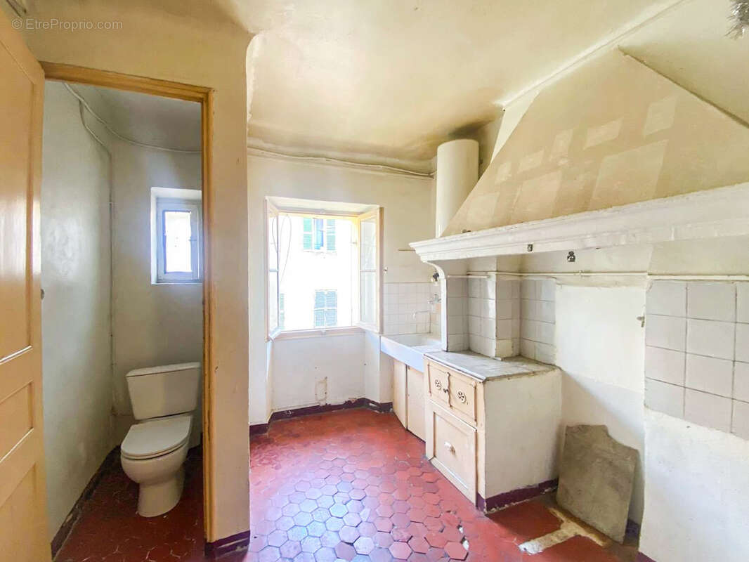 Toulon - Haute Ville : Appartement T2 à rénover - photo 5