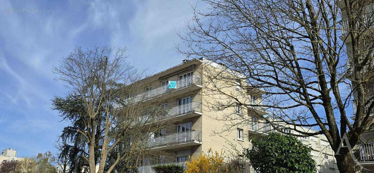 Appartement à L'HAY-LES-ROSES