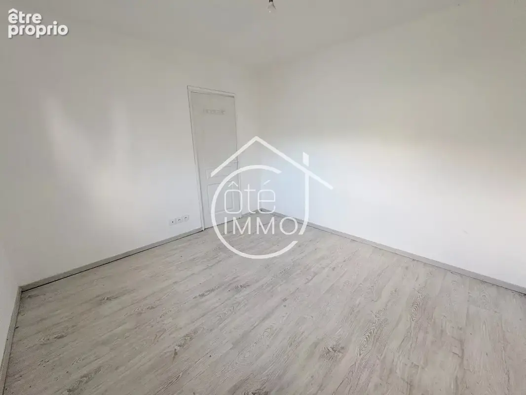 PRIGONRIEUX : Maison mitoyenne de plain-pied 4 pièces de 94m² avec jardin - photo 5