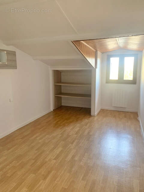 Appartement à NEGREPELISSE