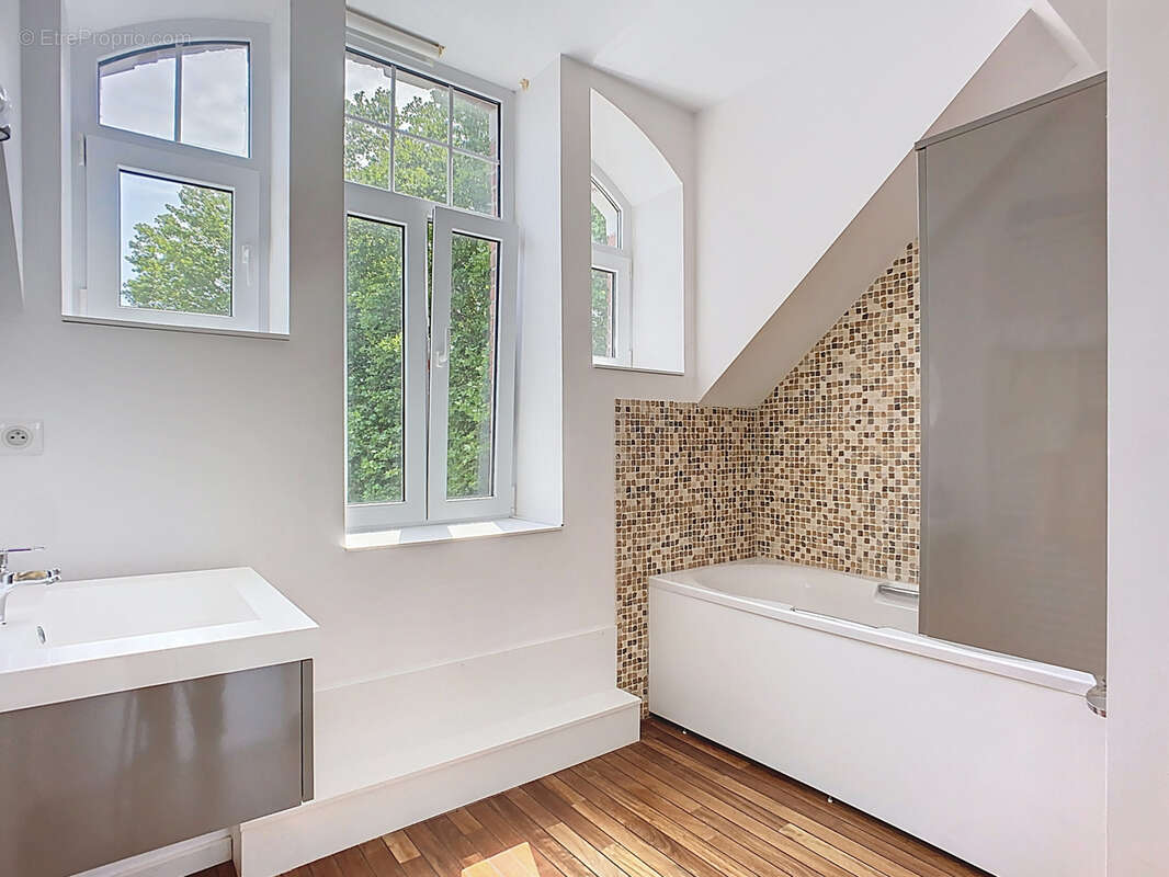 Maison à SAILLY-SUR-LA-LYS