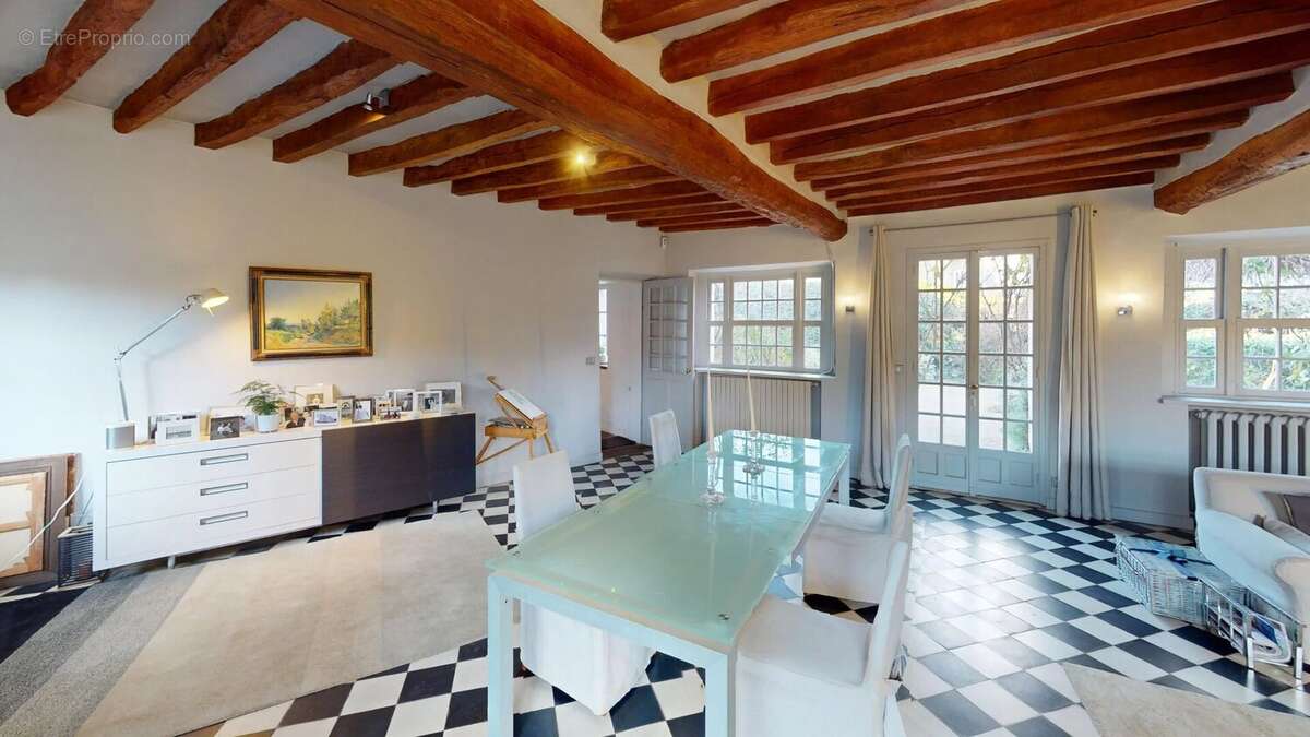 Maison à SAINT-NOM-LA-BRETECHE