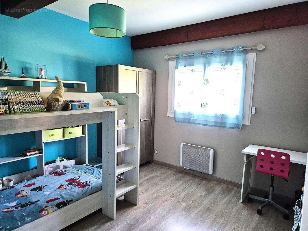 Maison à SAINT-GENIS-LES-OLLIERES