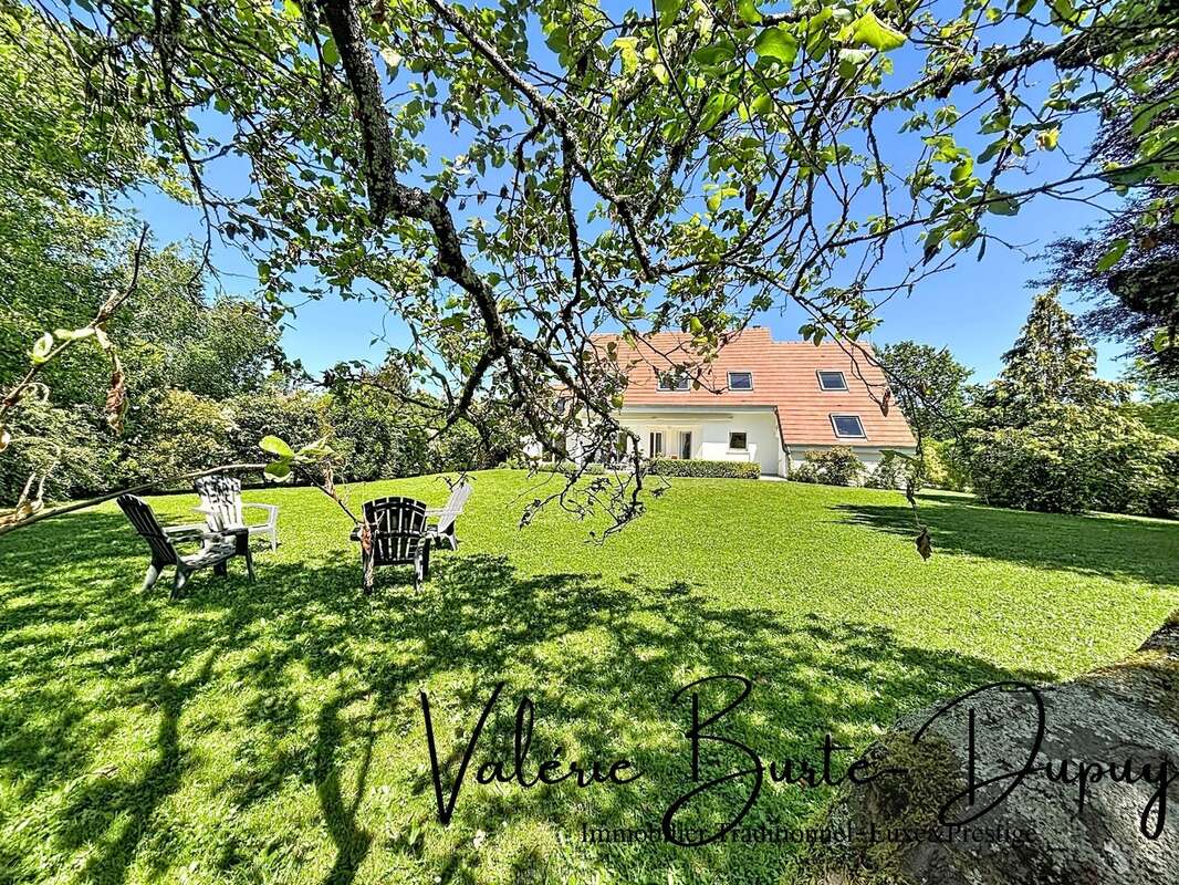St Denis en Val à 10 min d'Orléans centre, à vendre  Maison de 2003 190m2 5 chambres avec jardin arboré de 1800m2, garage attena - photo 31