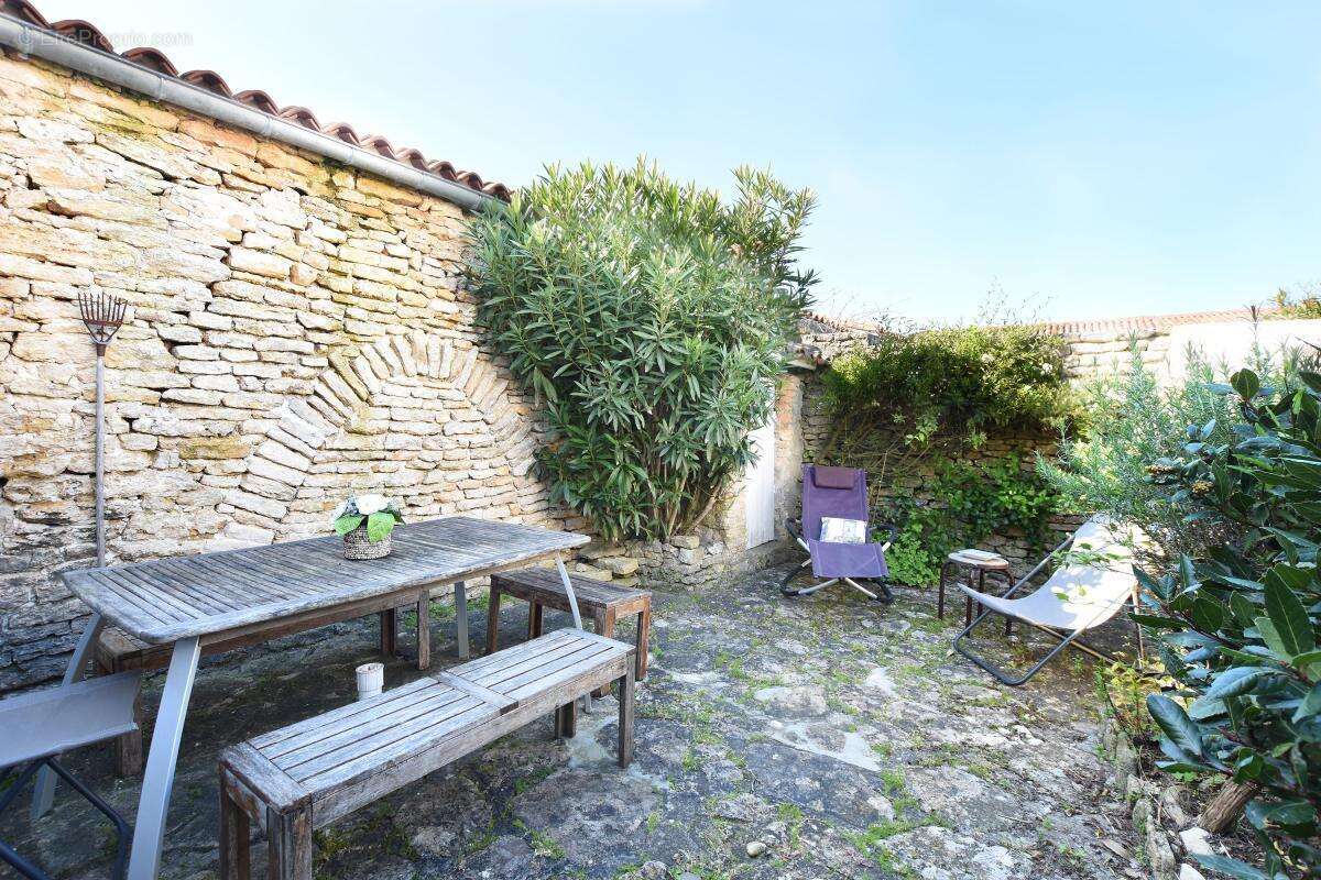 Maison à LES PORTES-EN-RE