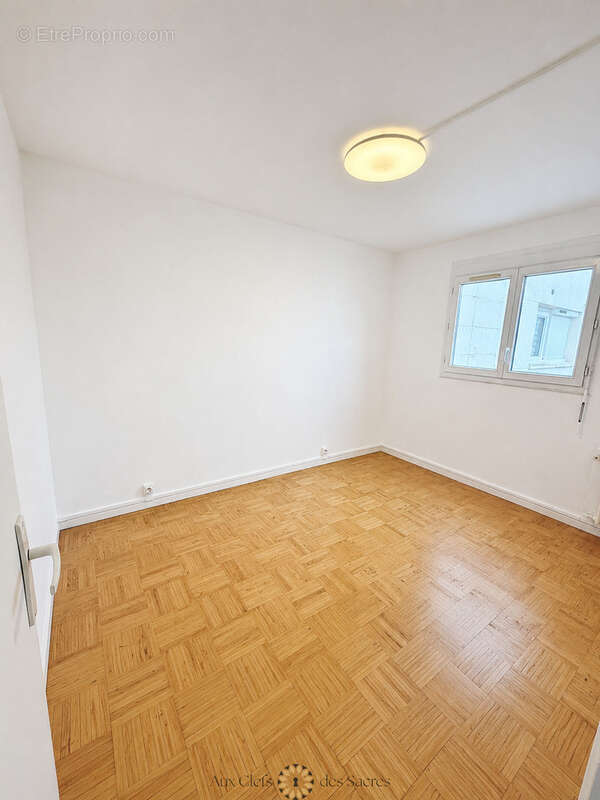 REIMS   Boulevard Pasteur   Appartement 3 pièces rénové avec balcon et vue dégagée - photo 9