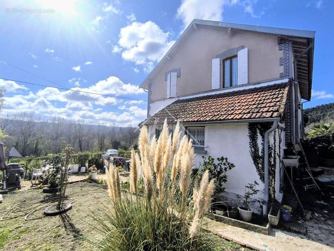 Maison à SAINT-ELOY-LES-MINES