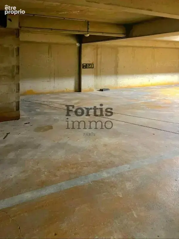 Paris 19 - porte de pantin - buttes chaumont - parking - photo 2