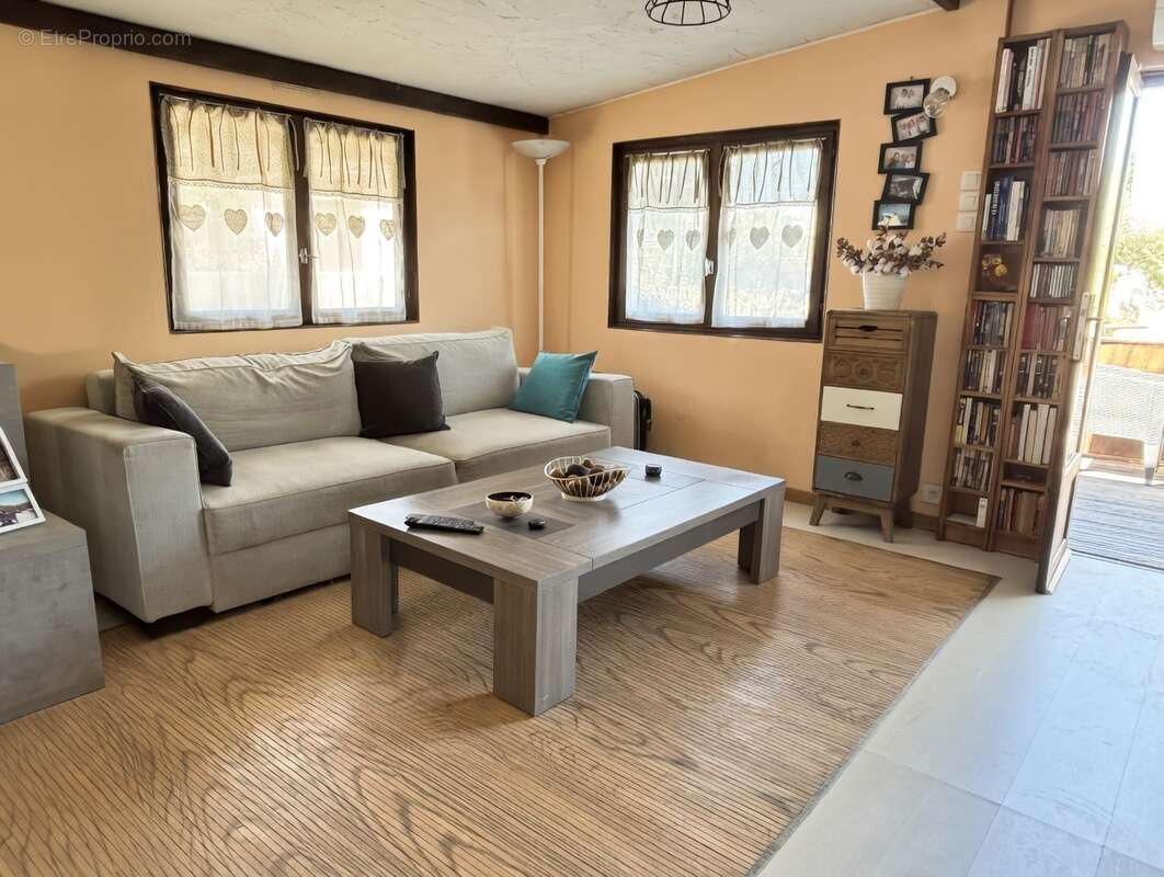 Maison à ROQUEBRUNE-SUR-ARGENS