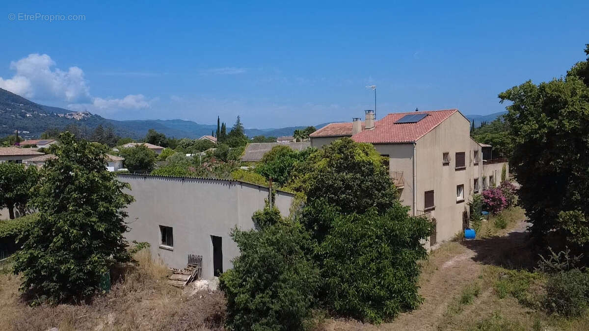 Maison à SOLLIES-VILLE