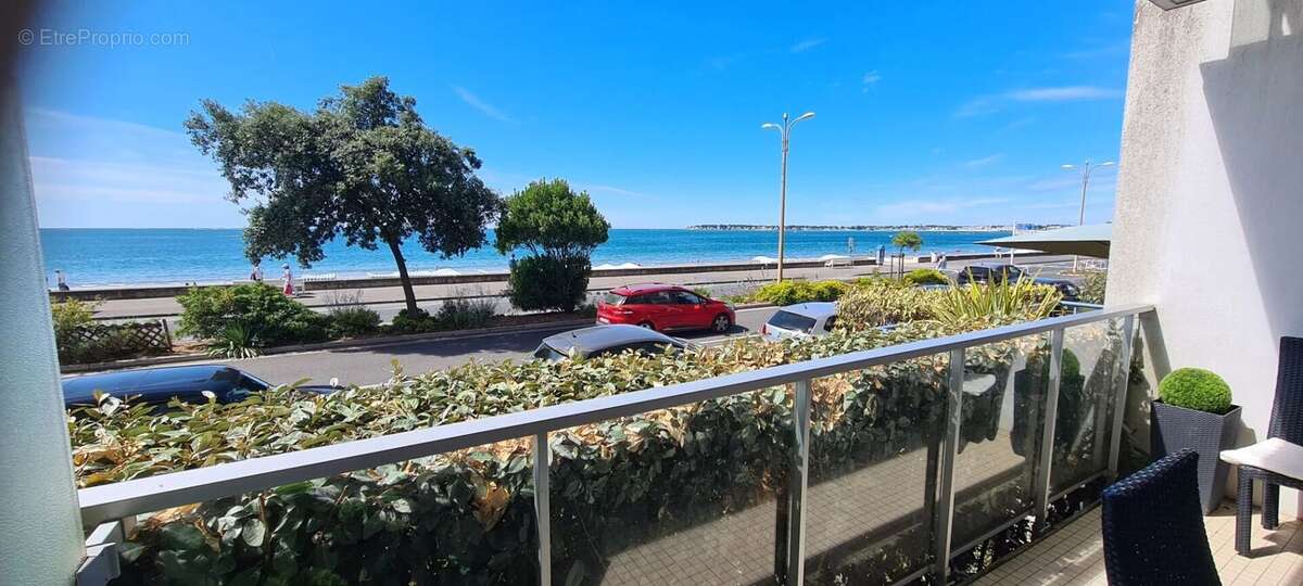 La baule, spacieux t2 traversant avec terrasse face mer - photo 11