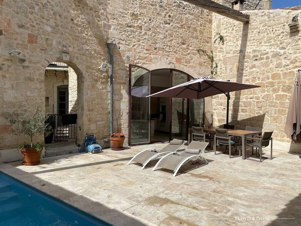 Maison à SAINT-GILLES