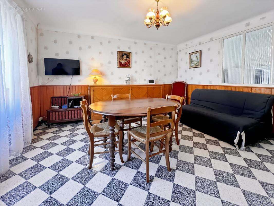 Maison à PERONVILLE