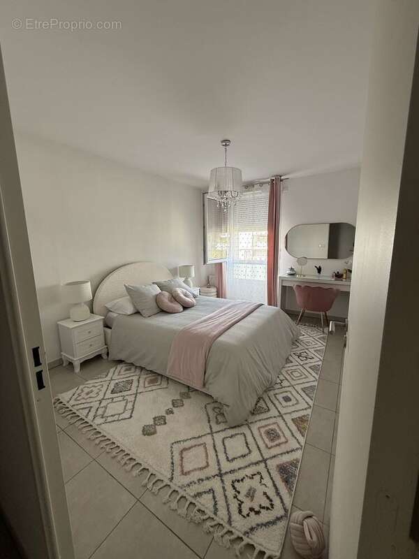 Appartement 65 m² à Vitrolles  - photo 2