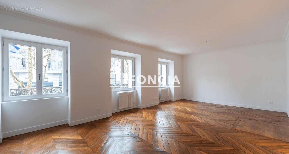 Appartement à PARIS-19E